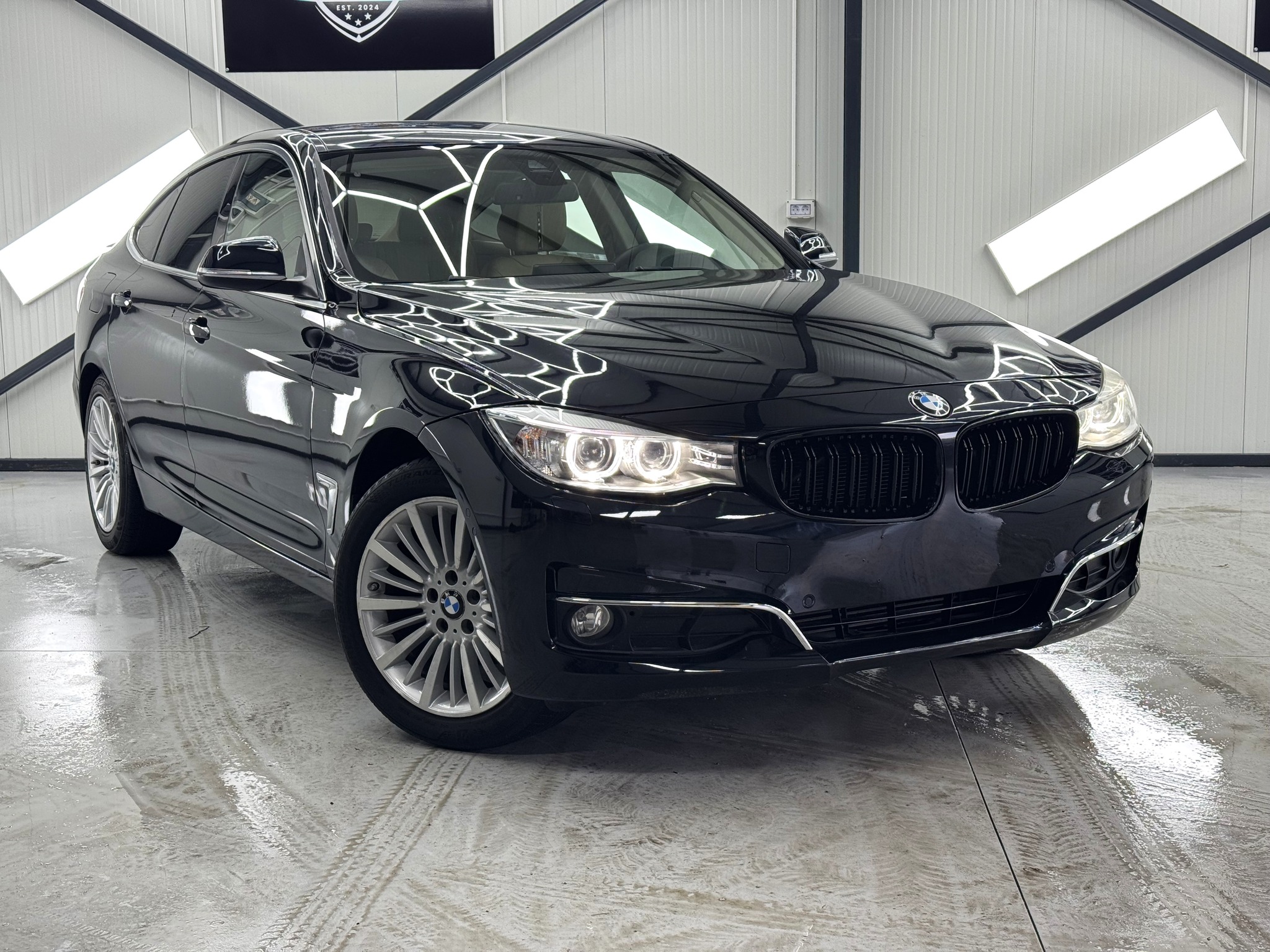 West Cars Auto - Rateautosh.ro Facebook ad