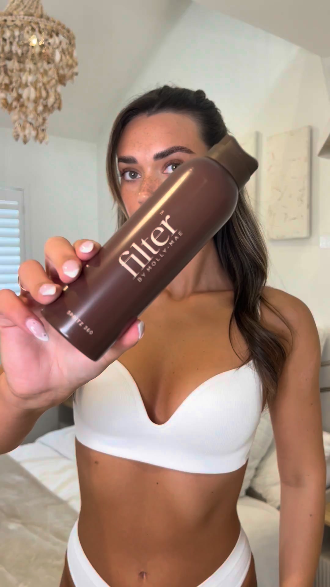 Filter by Molly Mae Facebook ad: Golden glow in 1 hour