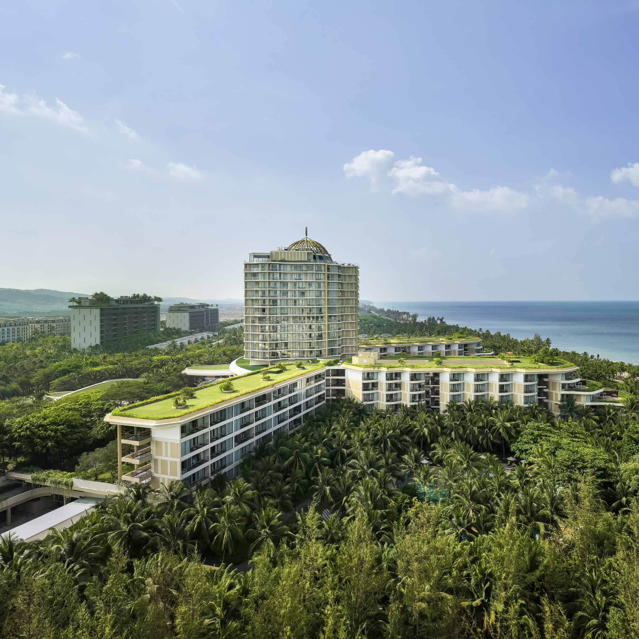 InterContinental Phu Quoc Long Beach Resort Facebook ad: Tám năm là biểu tượng thanh lịch bên…