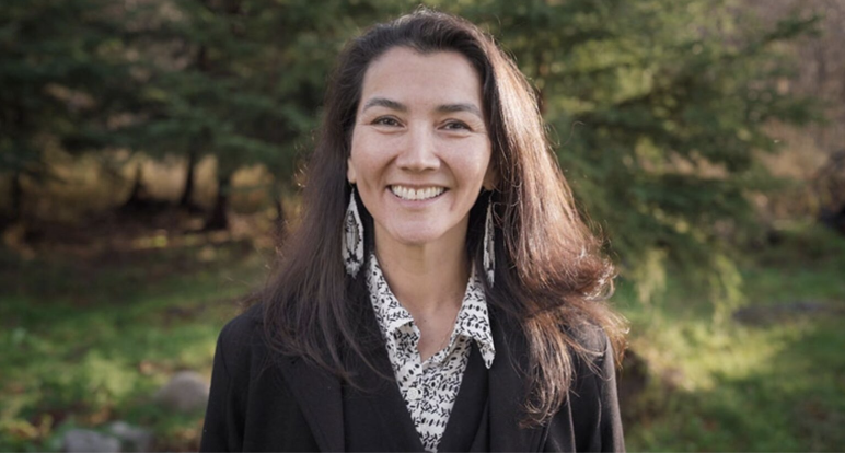Alaska Brief Facebook ad: Mary Peltola Supports Banning Congressional Stock Trading