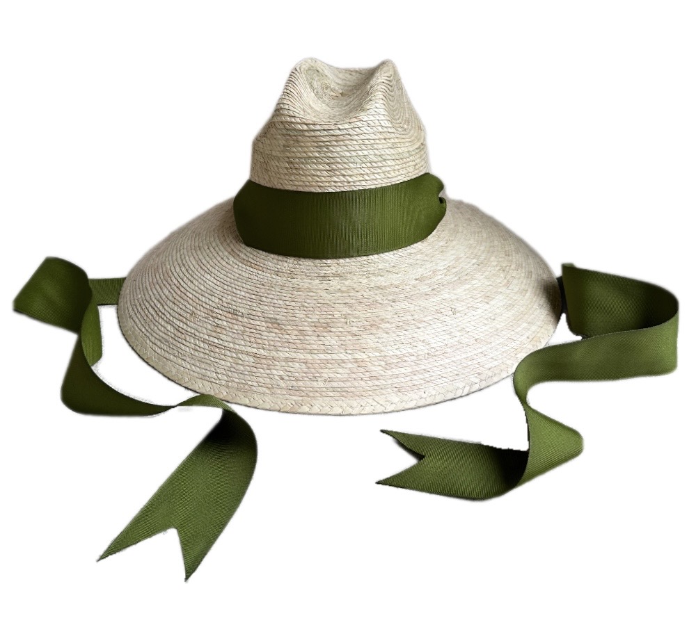 Sarah Bray Bermuda Facebook ad: Classic sun hats woven with endless interchangeable ribbons.