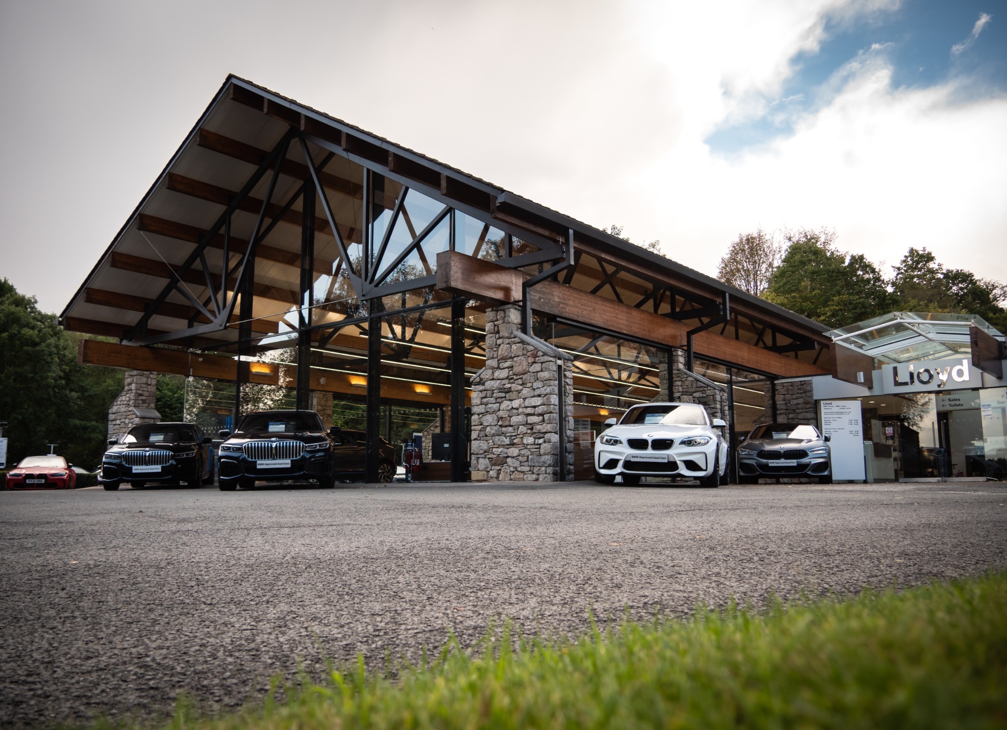 Lloyd South Lakes BMW Facebook ad: Lloyd BMW South Lakes, New & Used Car Sales.