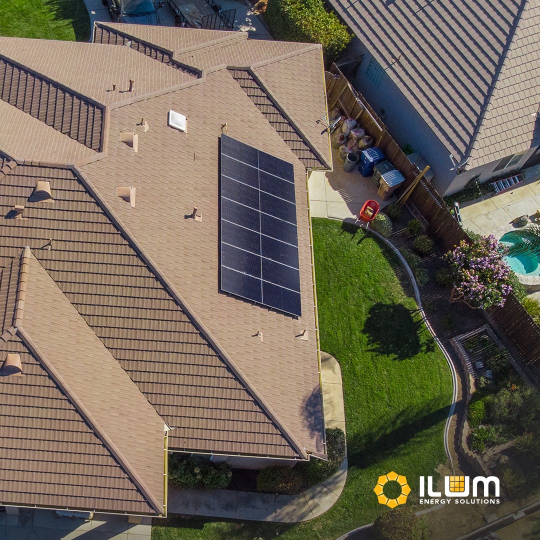 ILUM SOLAR Facebook ad: Save hundreds of dollars on energy bills with…