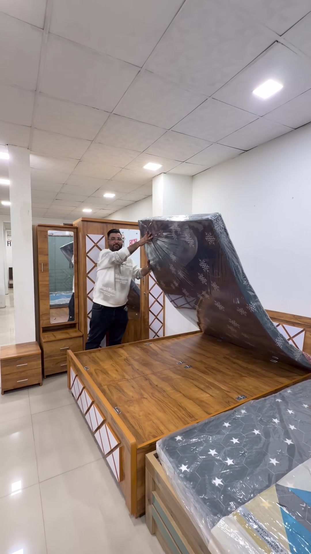 Furniture house Facebook ad: Complete Bedroom Combo + FREE Sofa for ₹30,000!