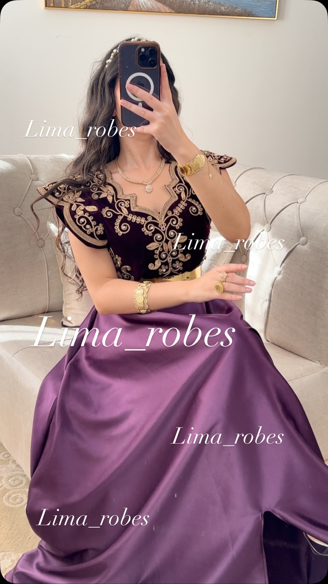 lima_robes Facebook ad: Robe cendrillon. Disponible S M L XL XXL.
