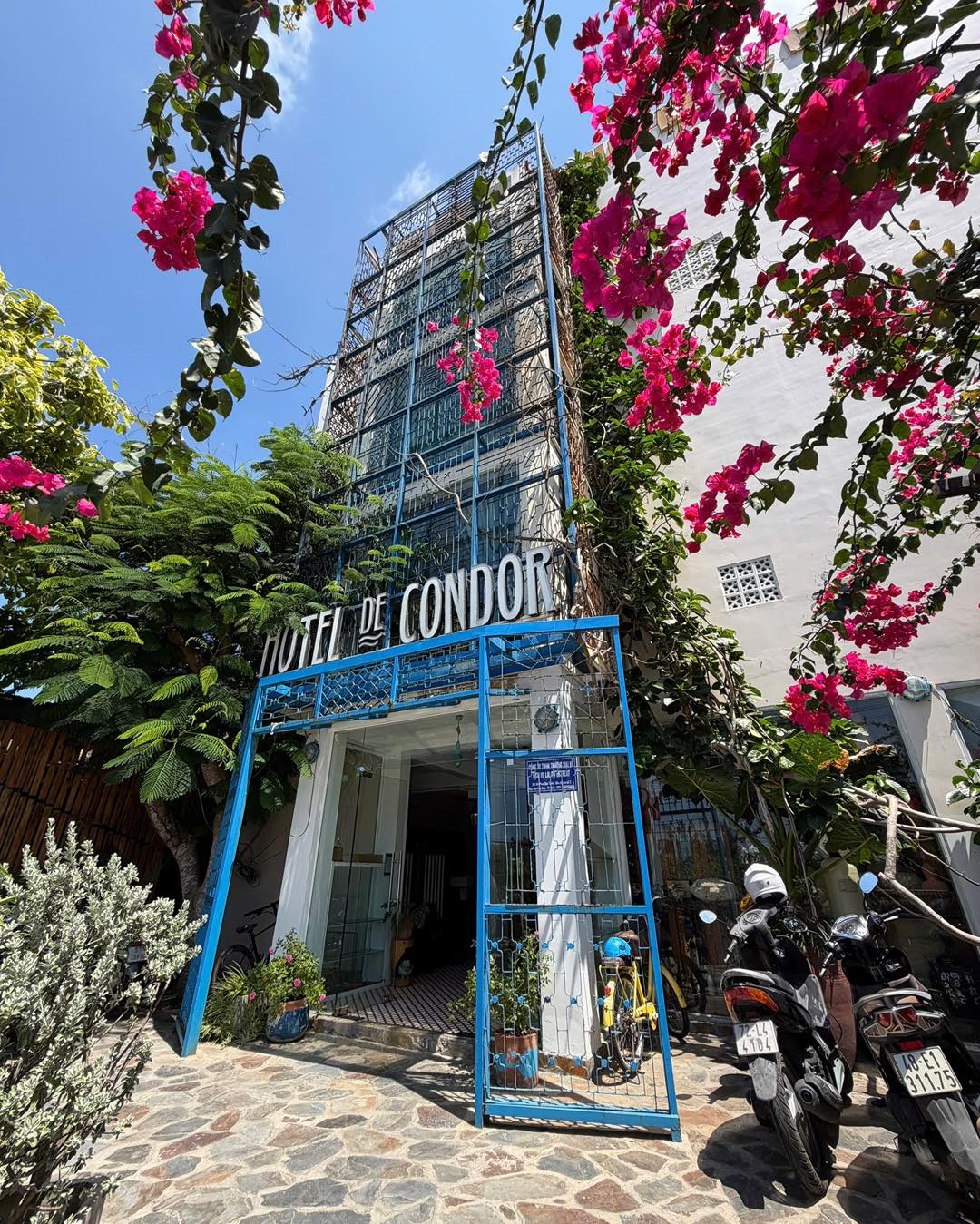 Hotel De Condor - Côn Đảo Facebook ad: The sea season is finally here