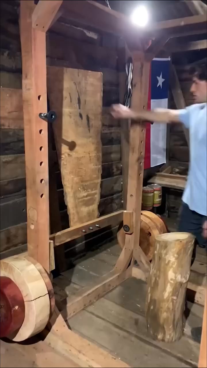 Ad Astra Didital Facebook ad: 900+ ready-to-build woodworking projects