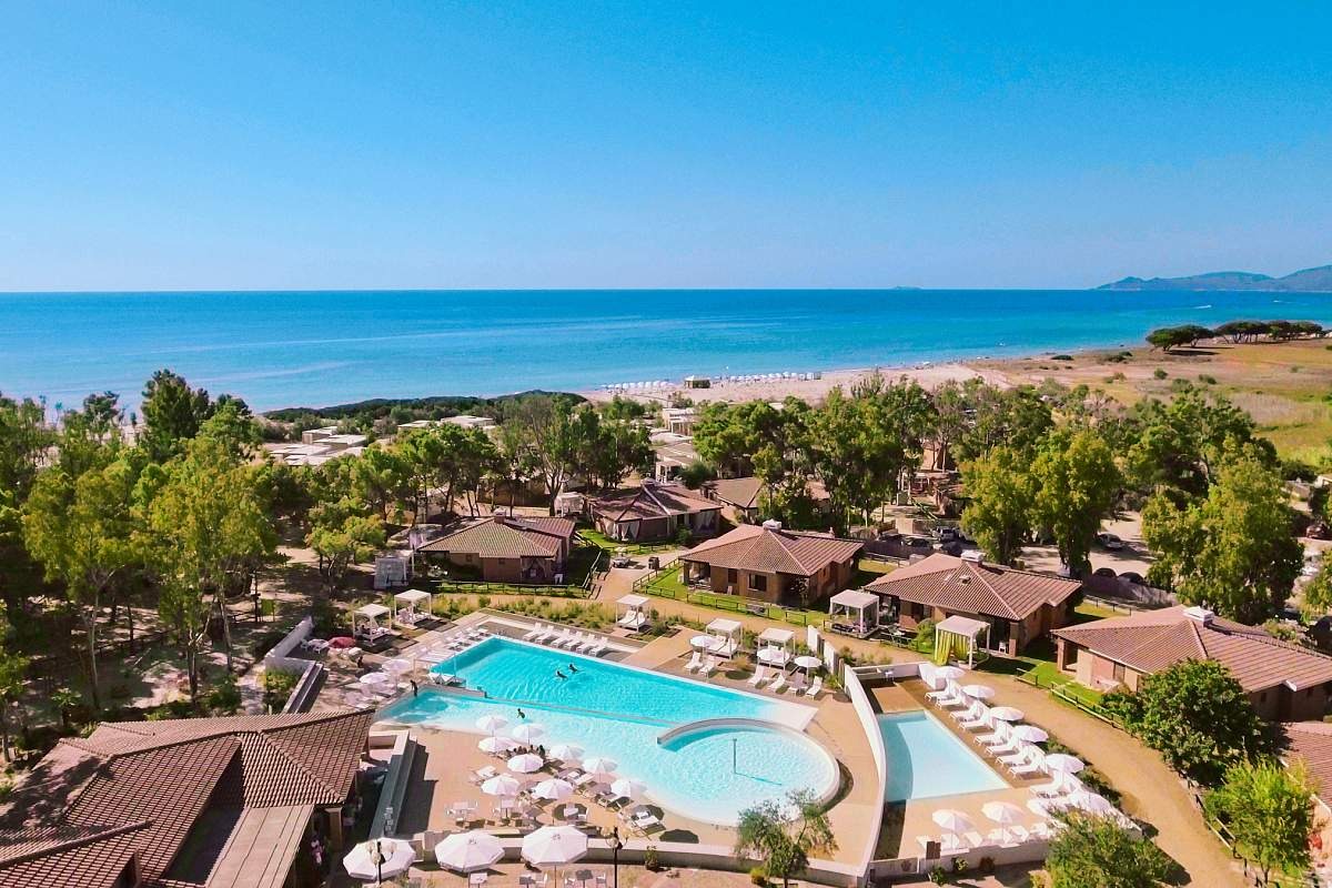 Top Campings Facebook ad: Campeggi a 4 e 5 Stelle in Sardegna