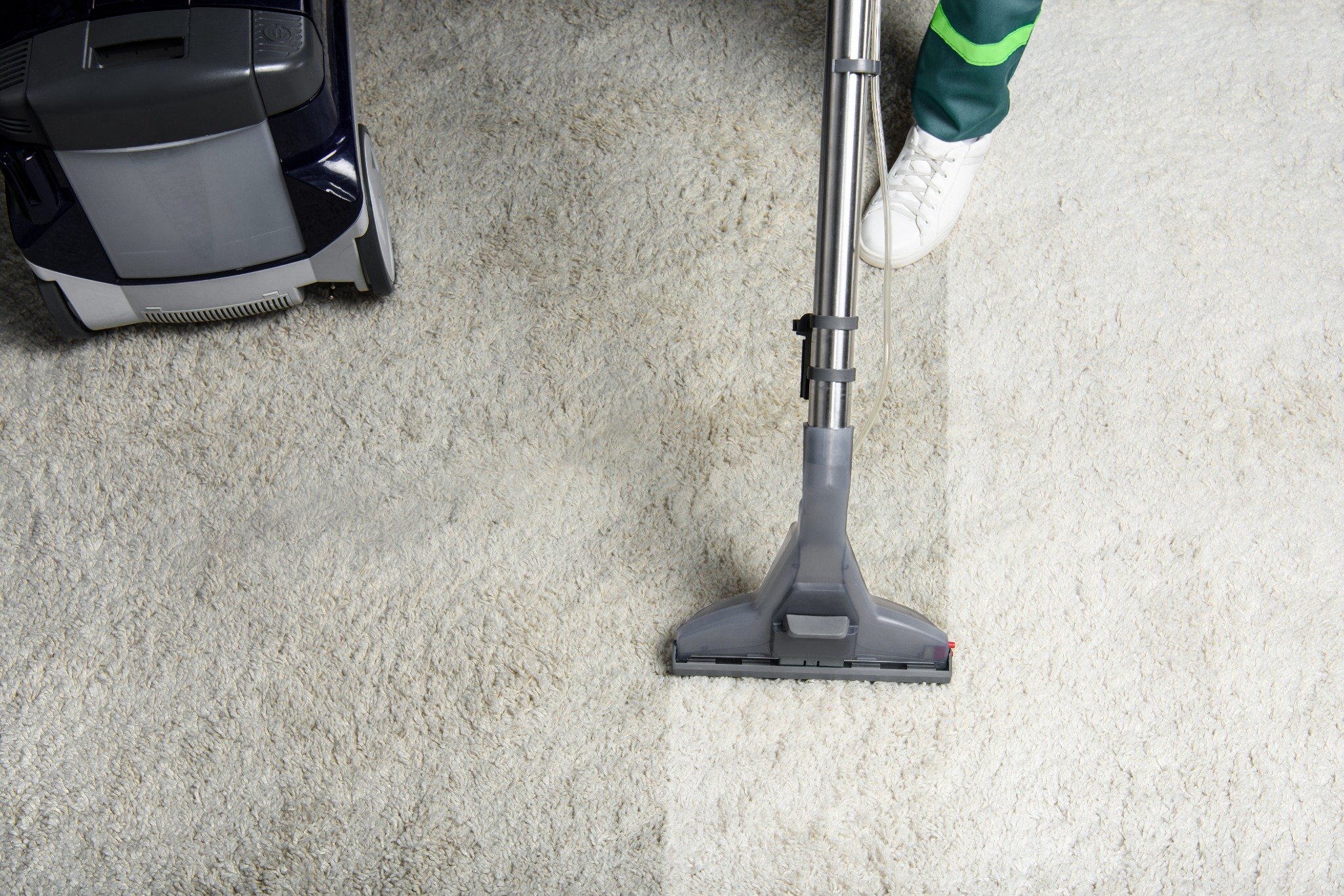 Red Carpet Cleaning Service LLC. Facebook ad: 𝐋𝐨𝐨𝐤𝐢𝐧𝐠 𝐭𝐨 𝐟𝐫𝐞𝐬𝐡𝐞𝐧 𝐮𝐩 𝐲𝐨𝐮𝐫…