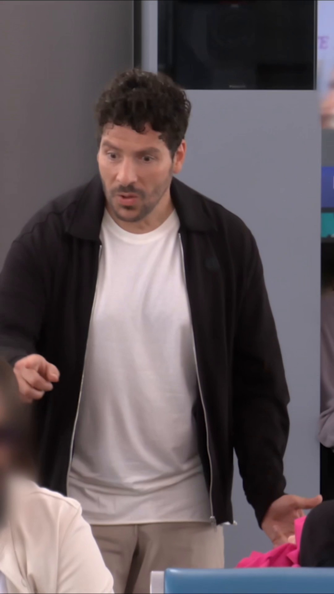 Amazon Prime Video Facebook ad: La tête de @jesuisclaraluciani à 00:24 c'est pour…