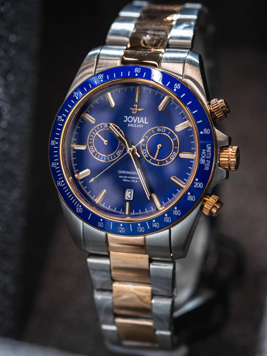 Luxury gift shop Facebook ad: Jovial
