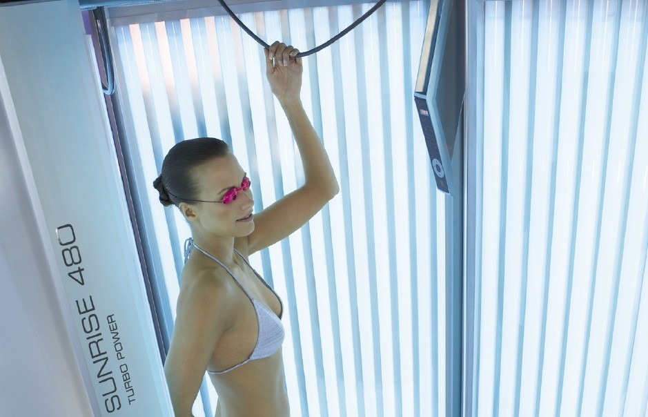 Bel-O-Sol Ottawa Tanning Salon Facebook ad: Get tanned today by reserving a tanning bed