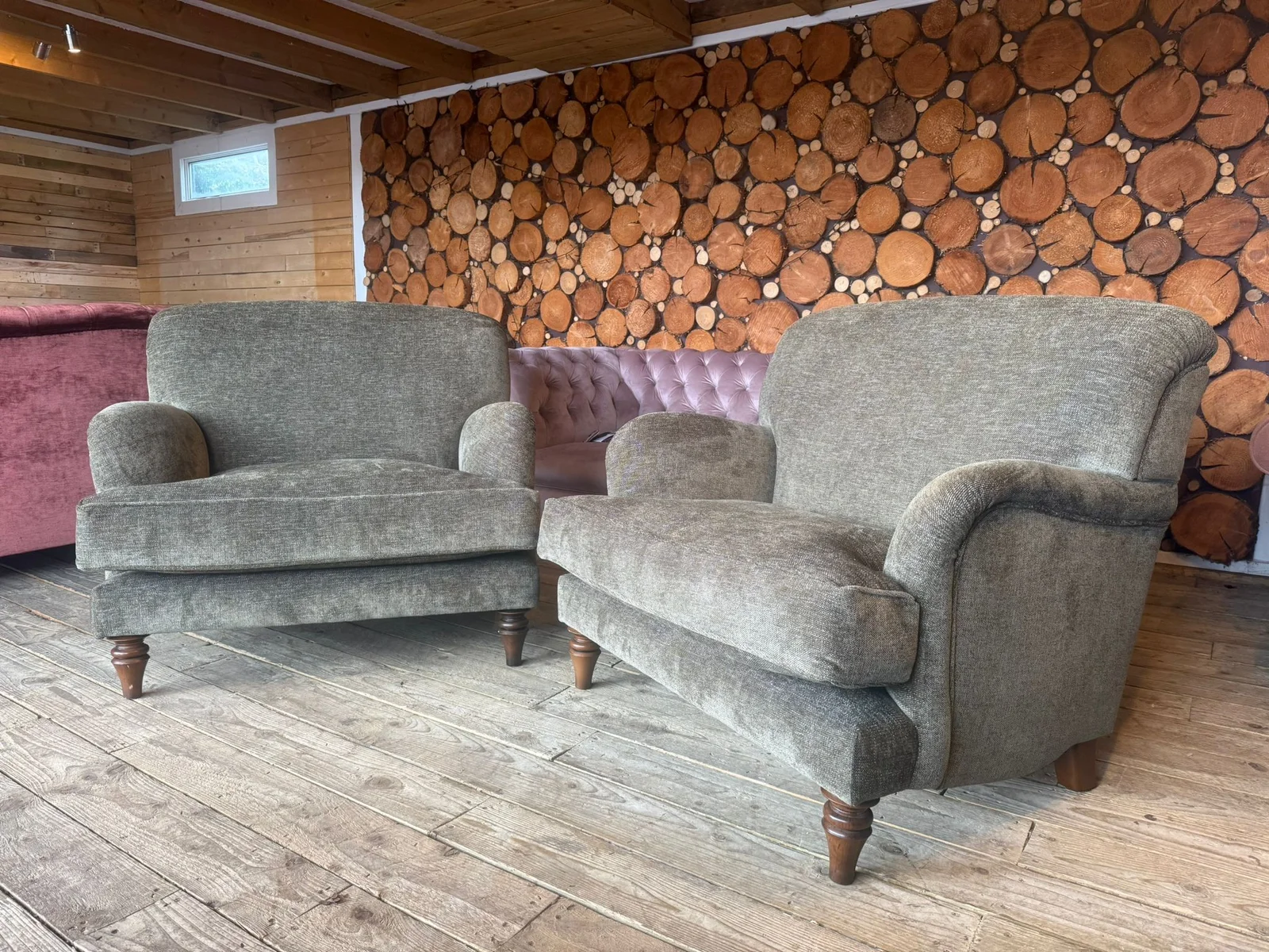 James and Rose - Bespoke Sofas and Corner Sofas Facebook ad: Ex-display, photoshoot and one-off pieces available now.
