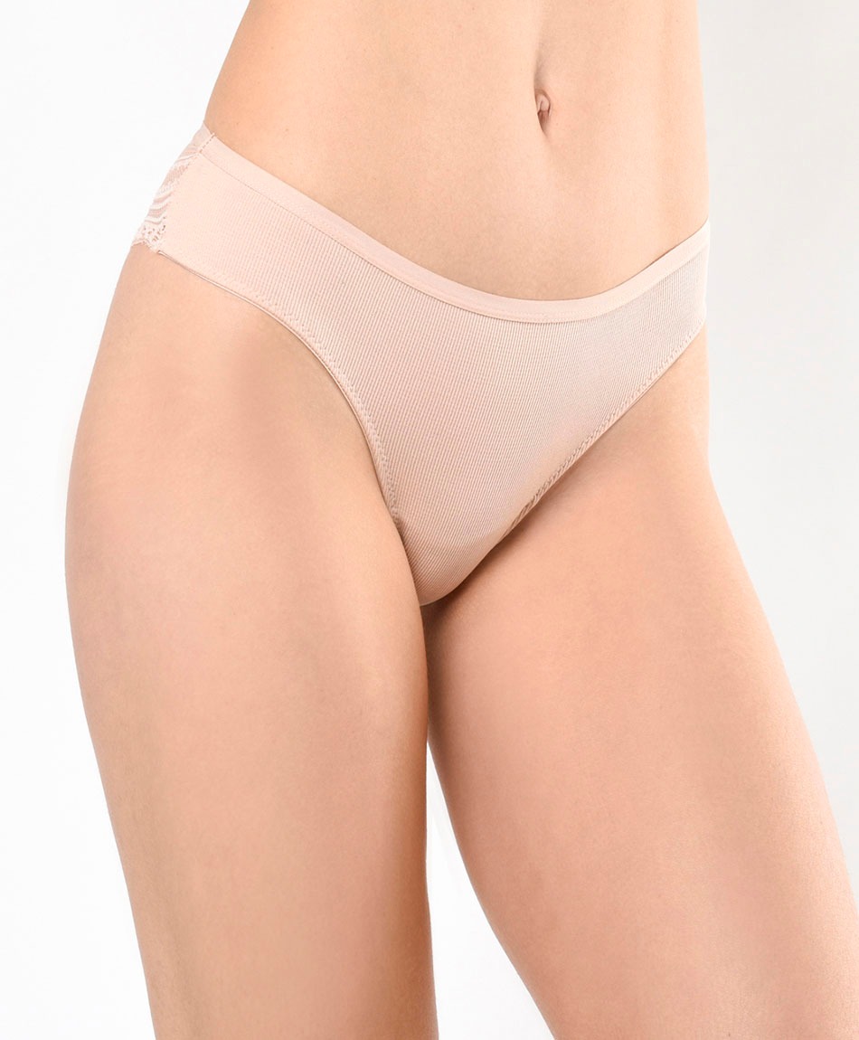 Tricot Facebook ad: ¡Es momento de explorar!