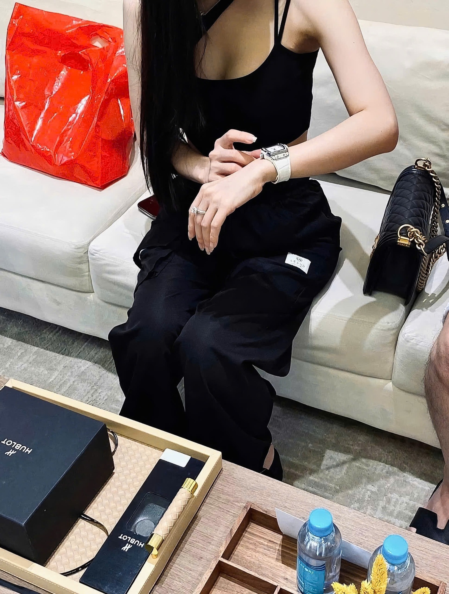 TiTan Timepieces Facebook ad: Chỉ dành cho anh/chị đang sở hữu đồng…