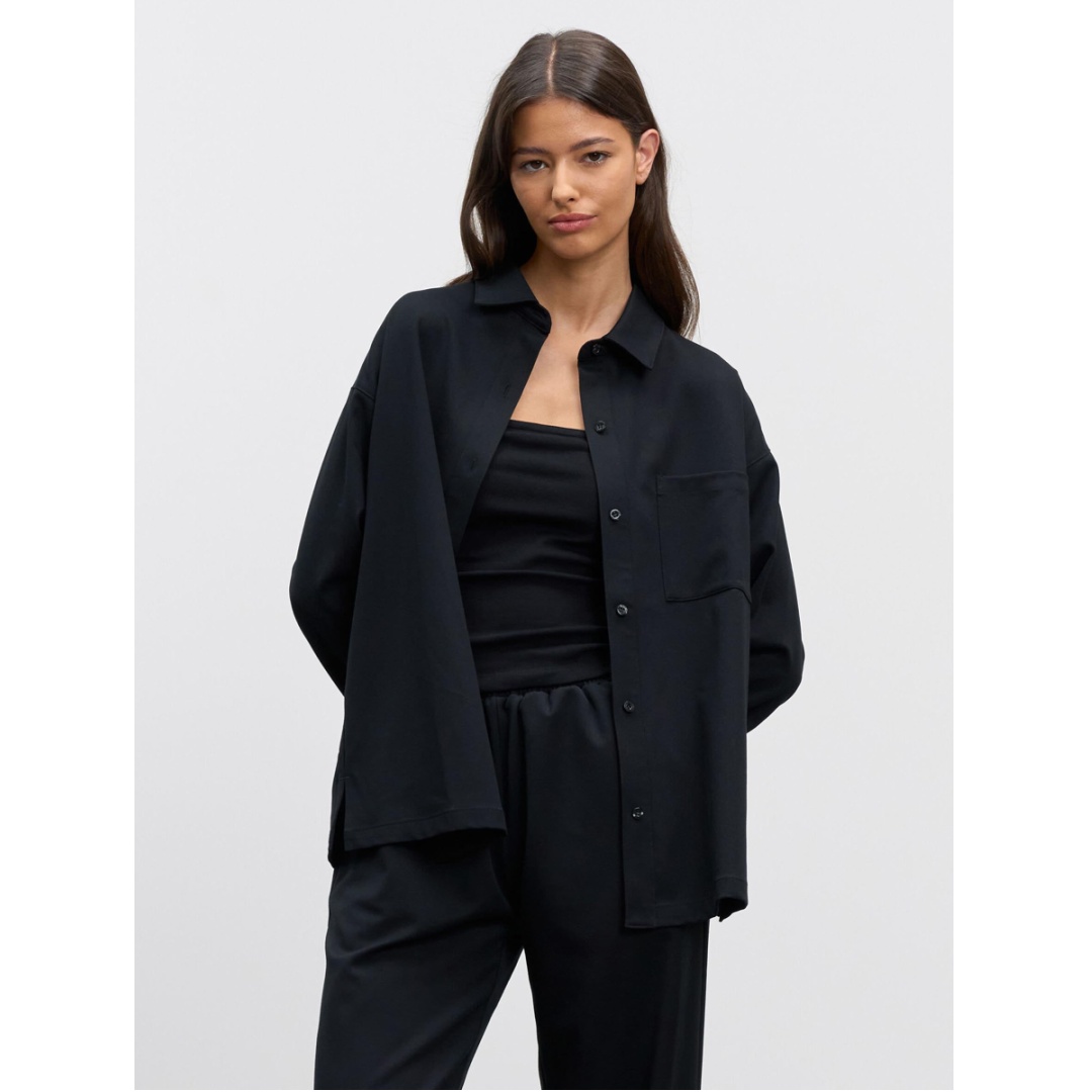 ARNE Women Facebook ad: Discover the ARNE Womenswear collection.
