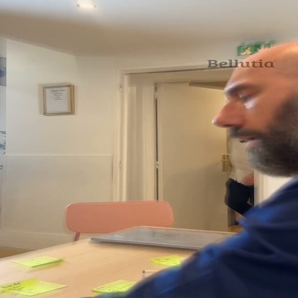 Laurent Facebook ad: 2 ACQUISTATE = 1 IN OMAGGIO