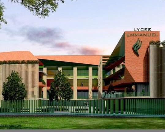Lycee Emmanuel Facebook ad: Unlock Your Child's Potential!