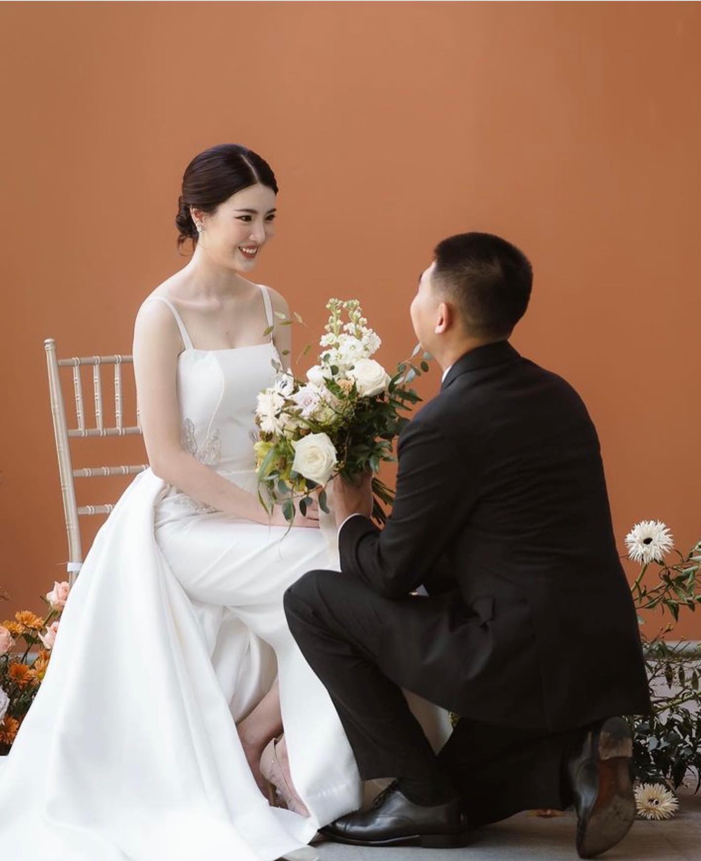 Varisa Weddingdress Facebook ad: ไม่ว่าเวลาจะผ่านไปนานแค่ไหน เรื่องราวความรัก…