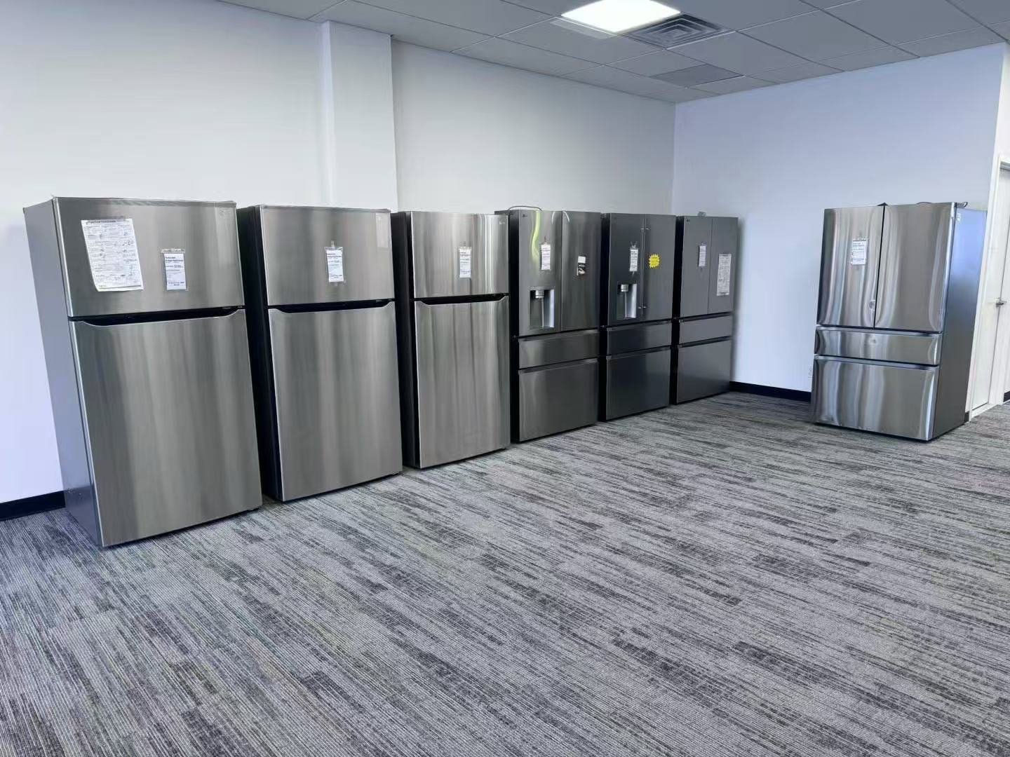 Yue Yin Facebook ad: REFRIGERATOR & STOVE FOR SALE