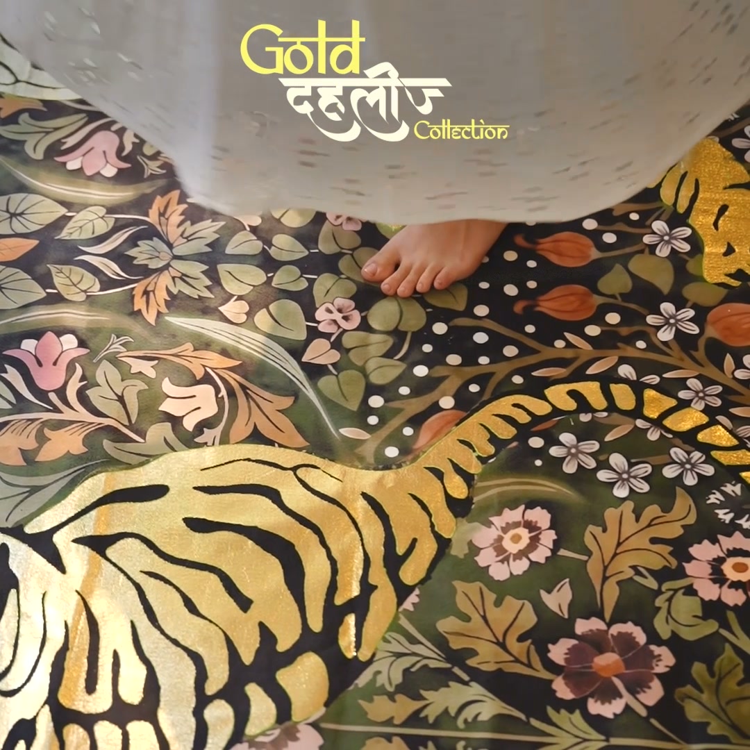 PittariSpaces Facebook ad: Flat 50% Off on Gold-Pressed Luxury Rugs