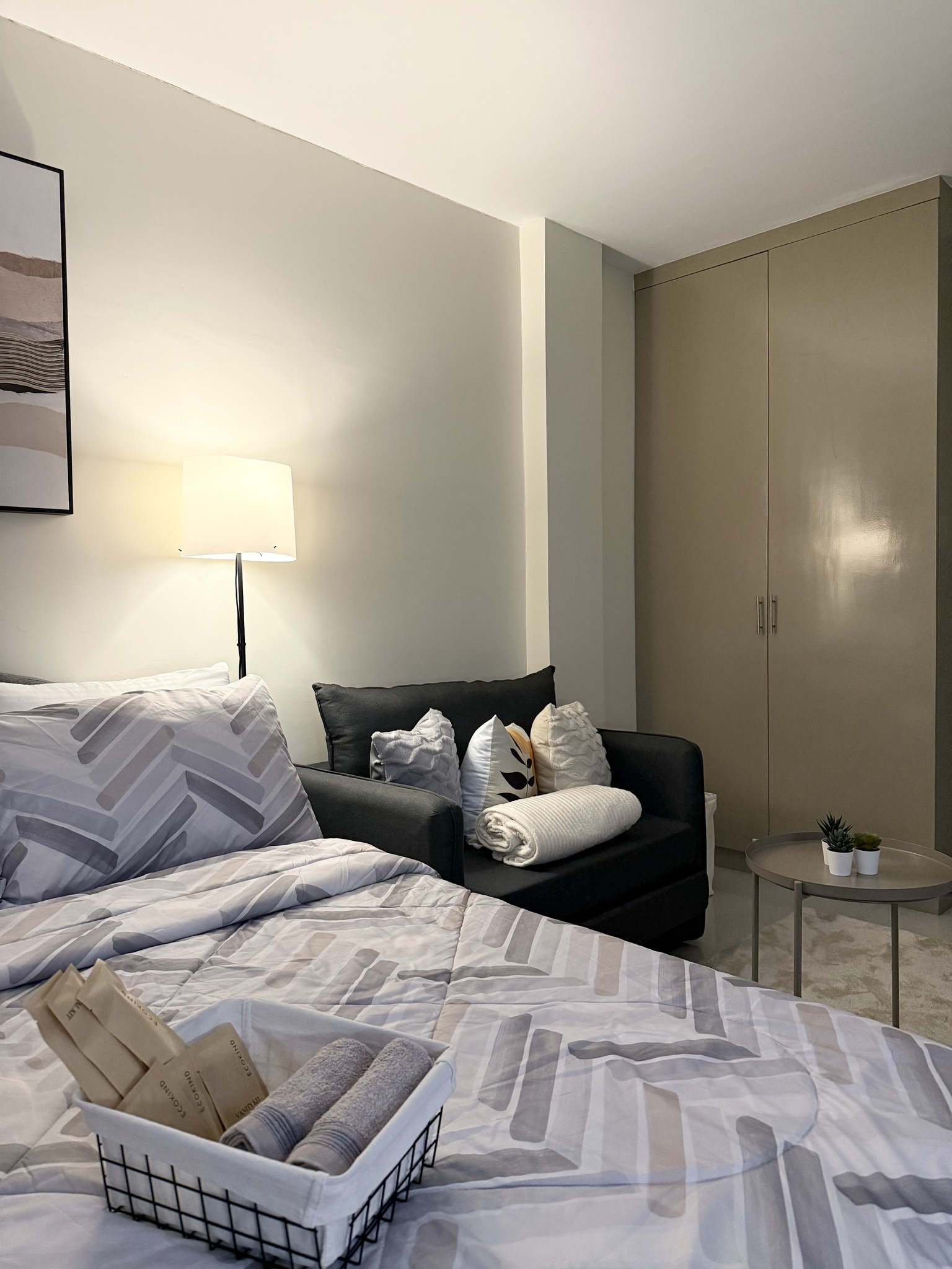 Alcovy Facebook ad: Escape to Comfort at Alcovy Staycation!