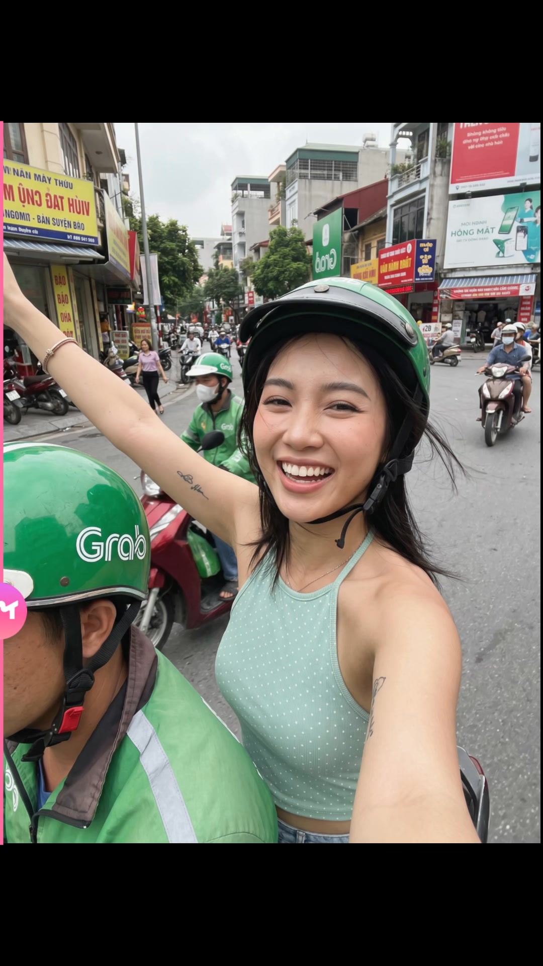 Meitu Facebook ad: Vibe flash film retro