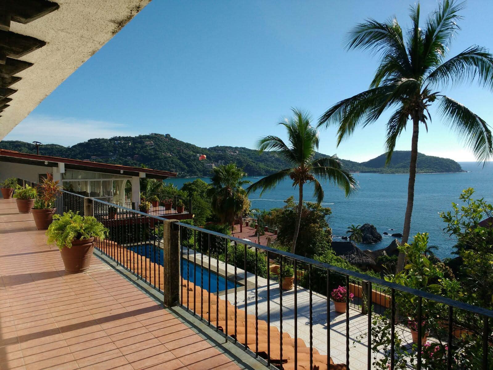 Vista Hermosa House Ixtapa Zihuatanejo Facebook ad: Escapa a Ixtapa Zihuatanejo a sólo 3 horas…