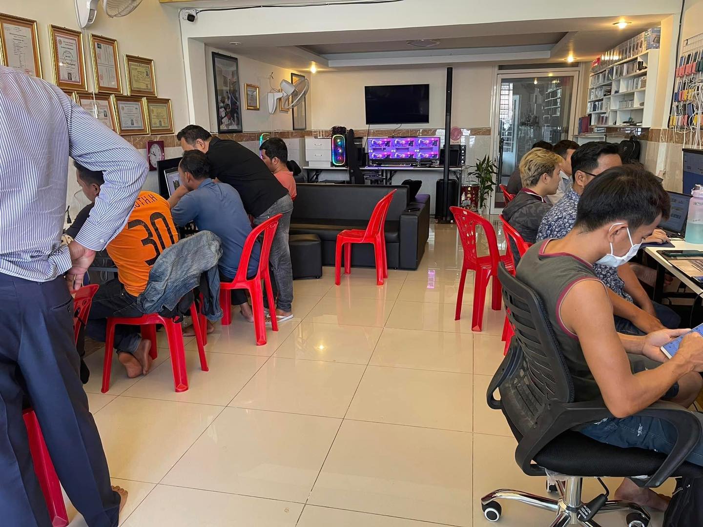 វគ្គជំនាញរកលុយ MMO Facebook ad: ទទួលបង្រៀនយកសិស្ស Make money online = MMO