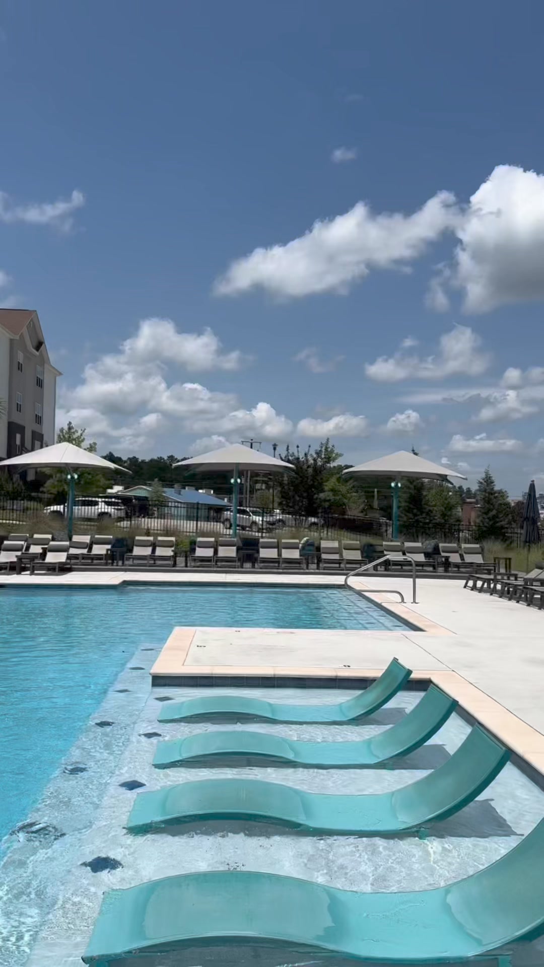 The Met Apartment Homes Facebook ad: Move in by August 15 and receive $500…