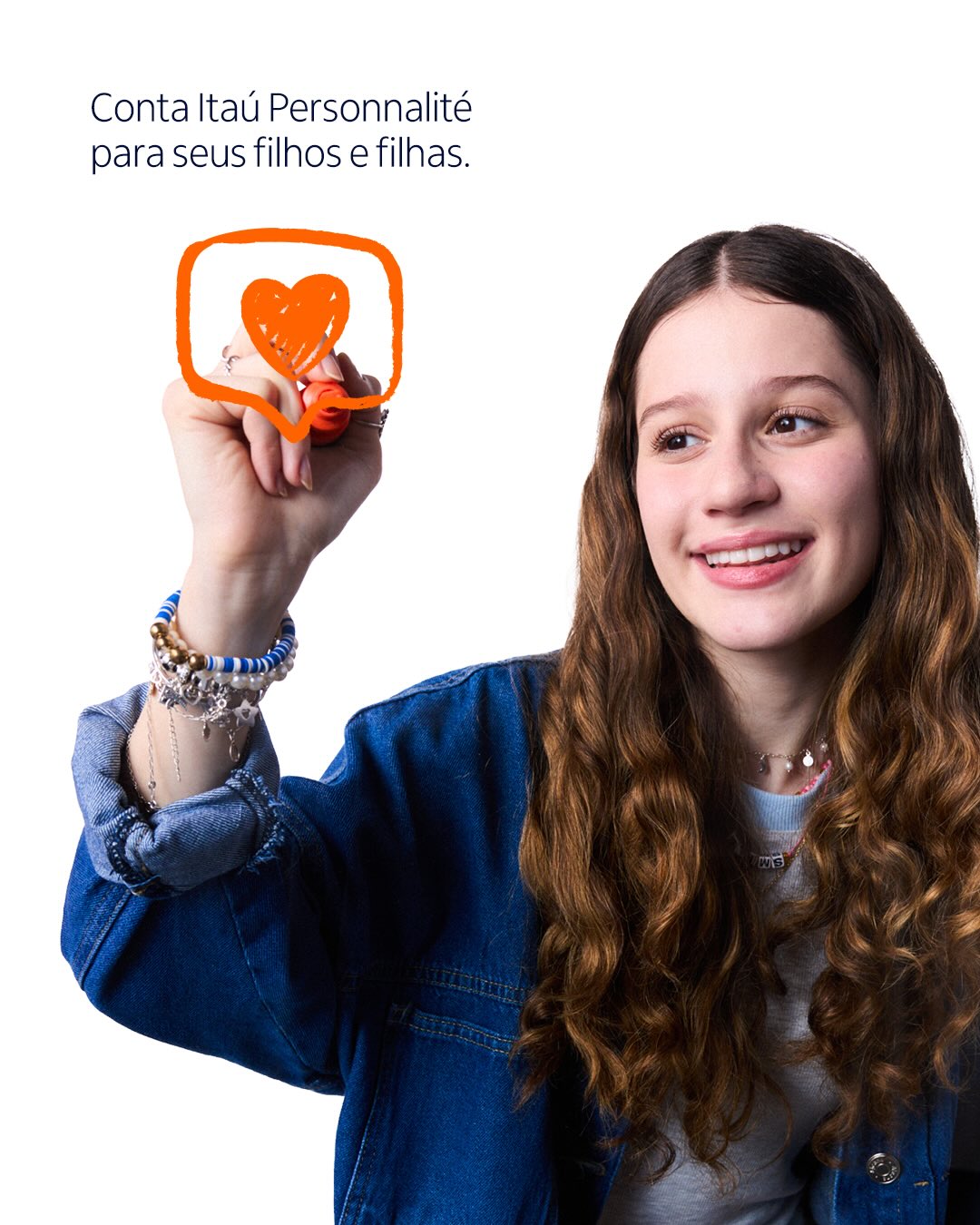 Itaú Personnalité Facebook ad: Ensinar a desenhar os próprios caminhos começa pelos…