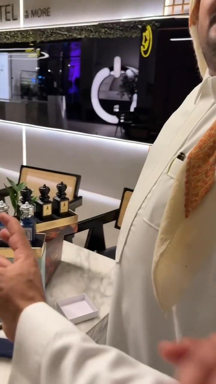 شركة الاميري للعطور Facebook ad: المجموعة المميزة, 4 باقات ١٢ عطر رجالي نسائي