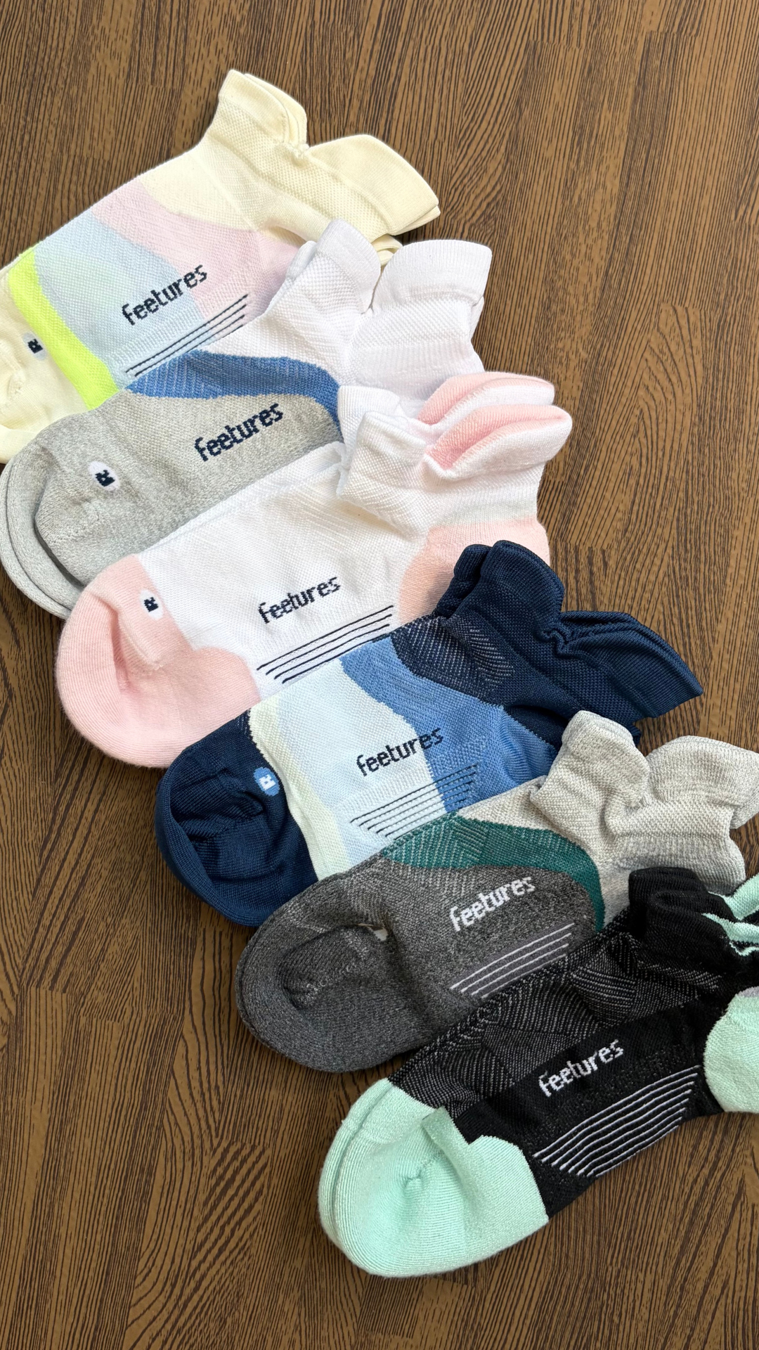 Feetures Facebook ad