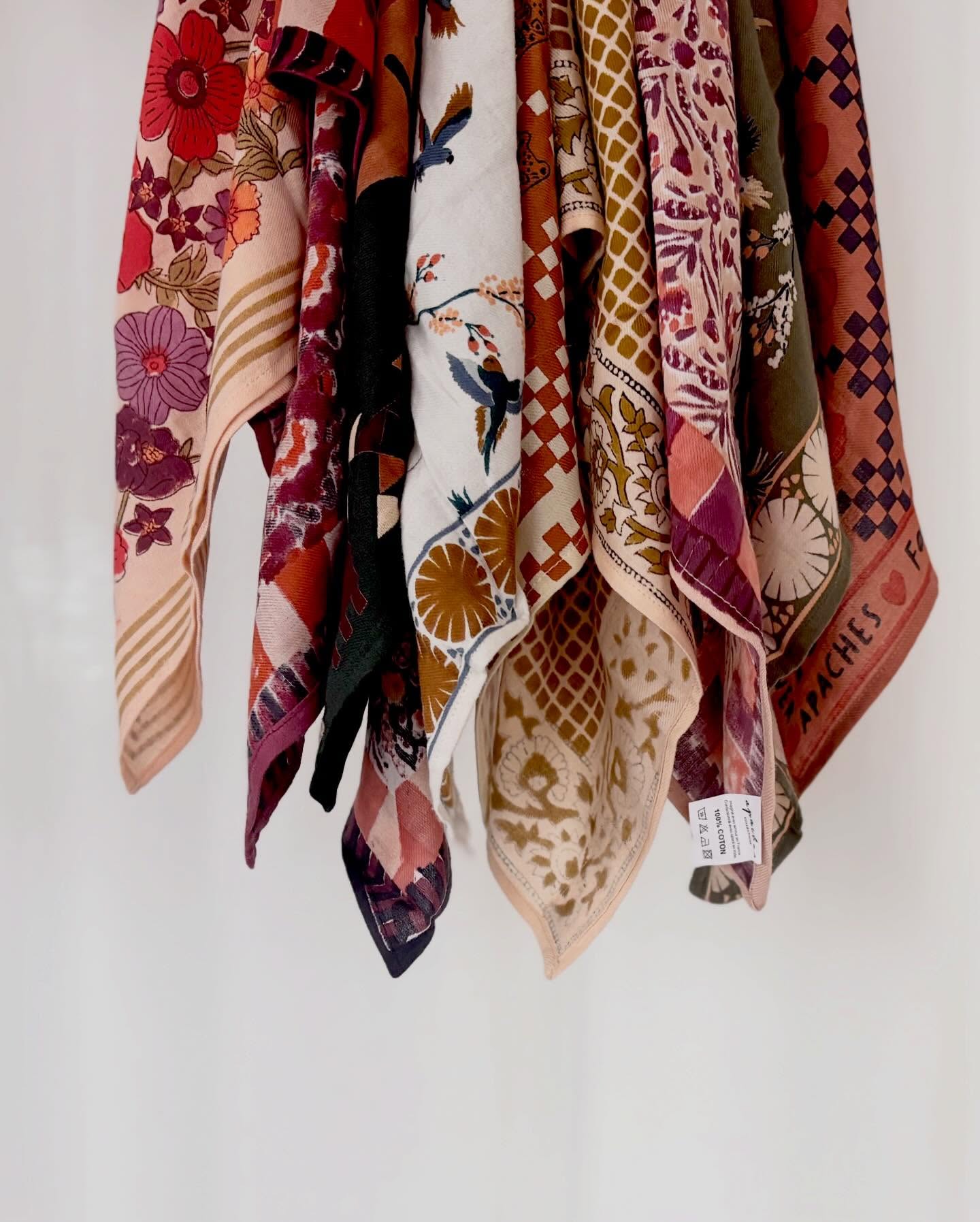 Apaches Collections Facebook ad: Nos foulards IMPARFAITS sont en ligne!