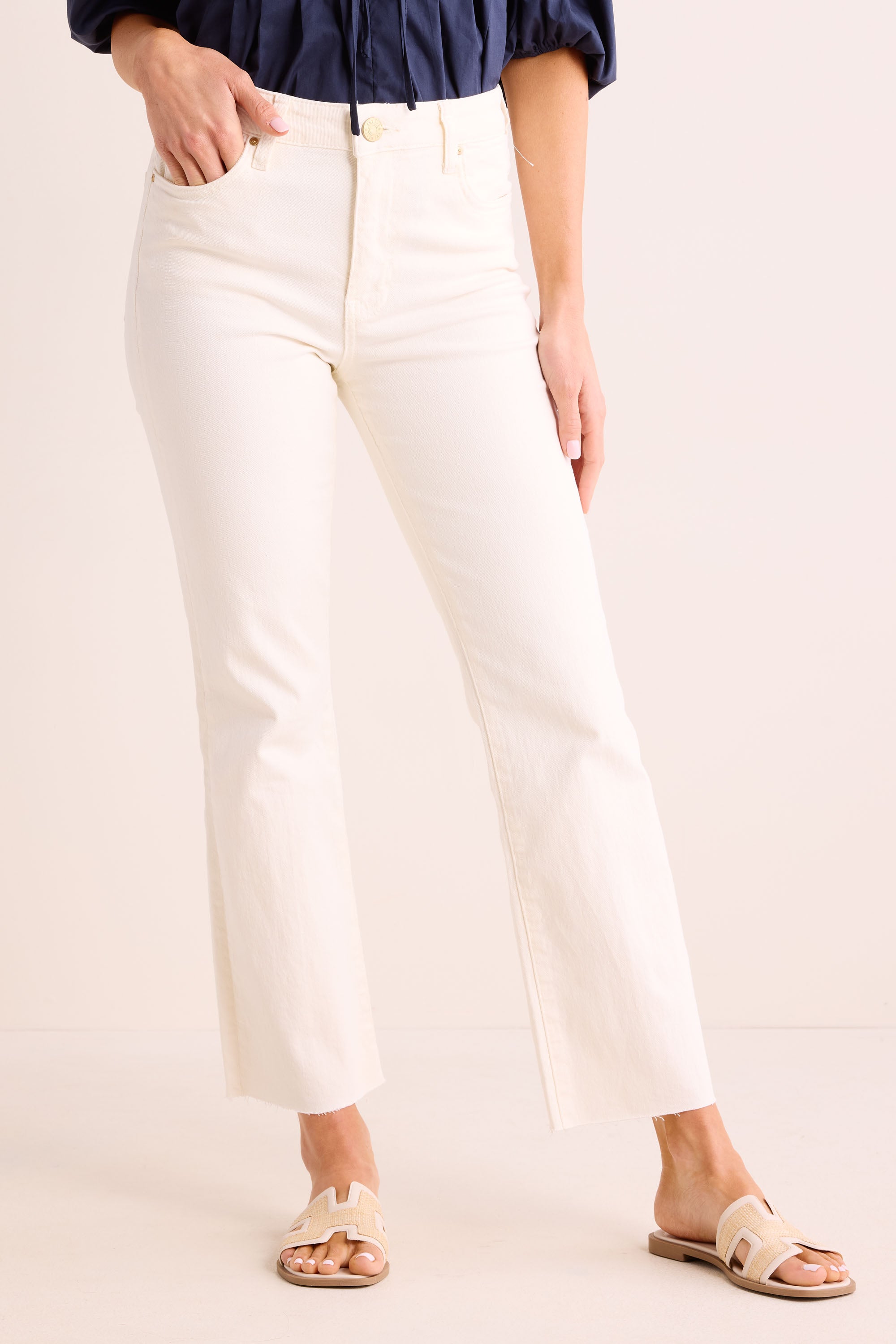 Shop Avara Facebook ad