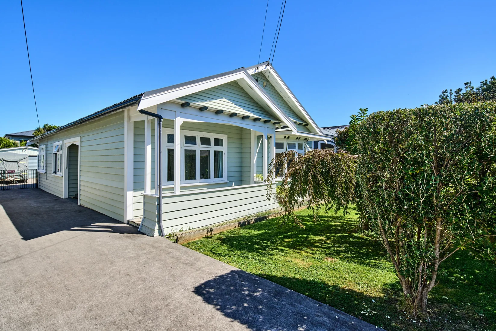 Jamie Pollock - Real Estate Facebook ad: EXCLUSIVE LISTING: Spacious family living with modern…