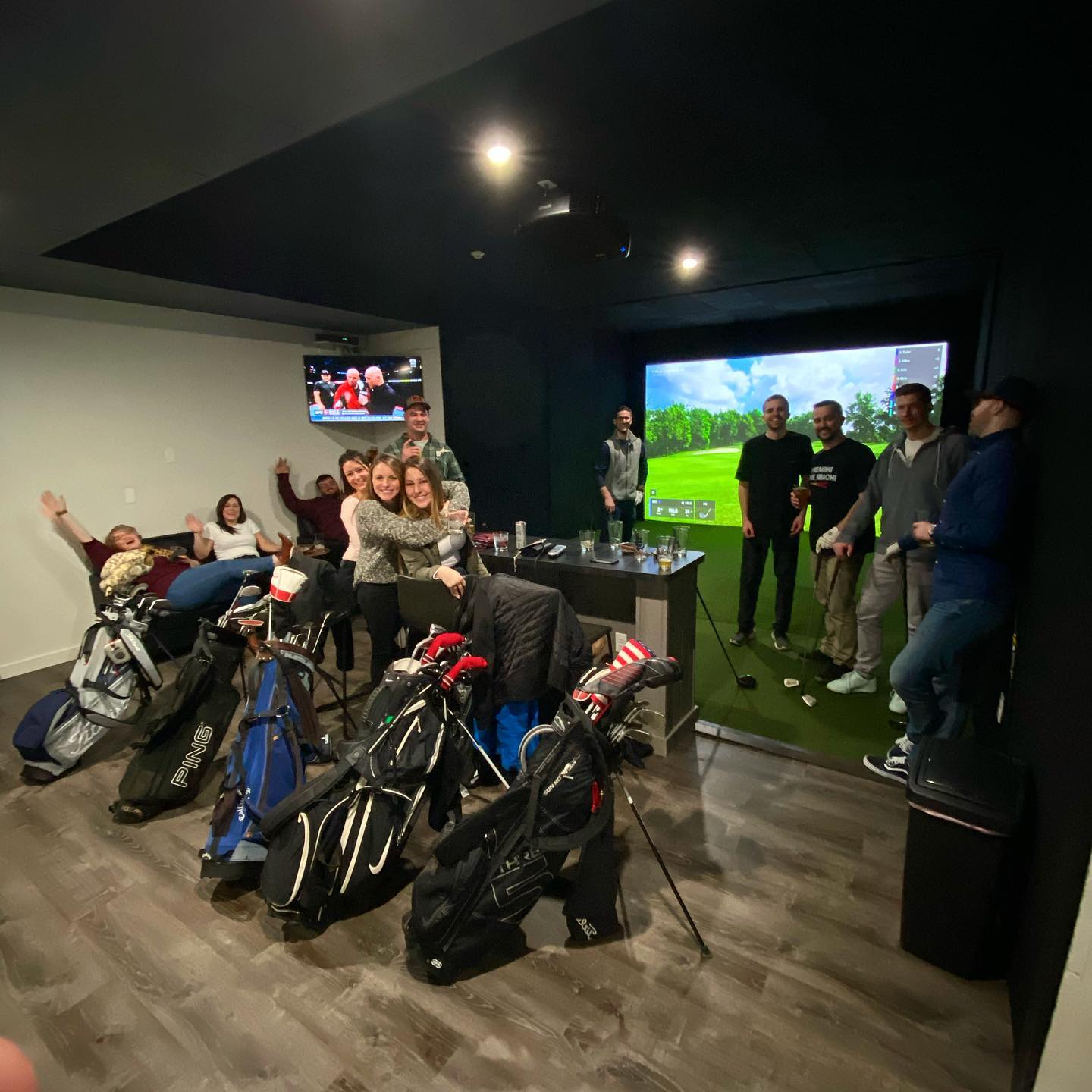 4Ever Golf Facebook ad: Golf 24/7 - Members Only