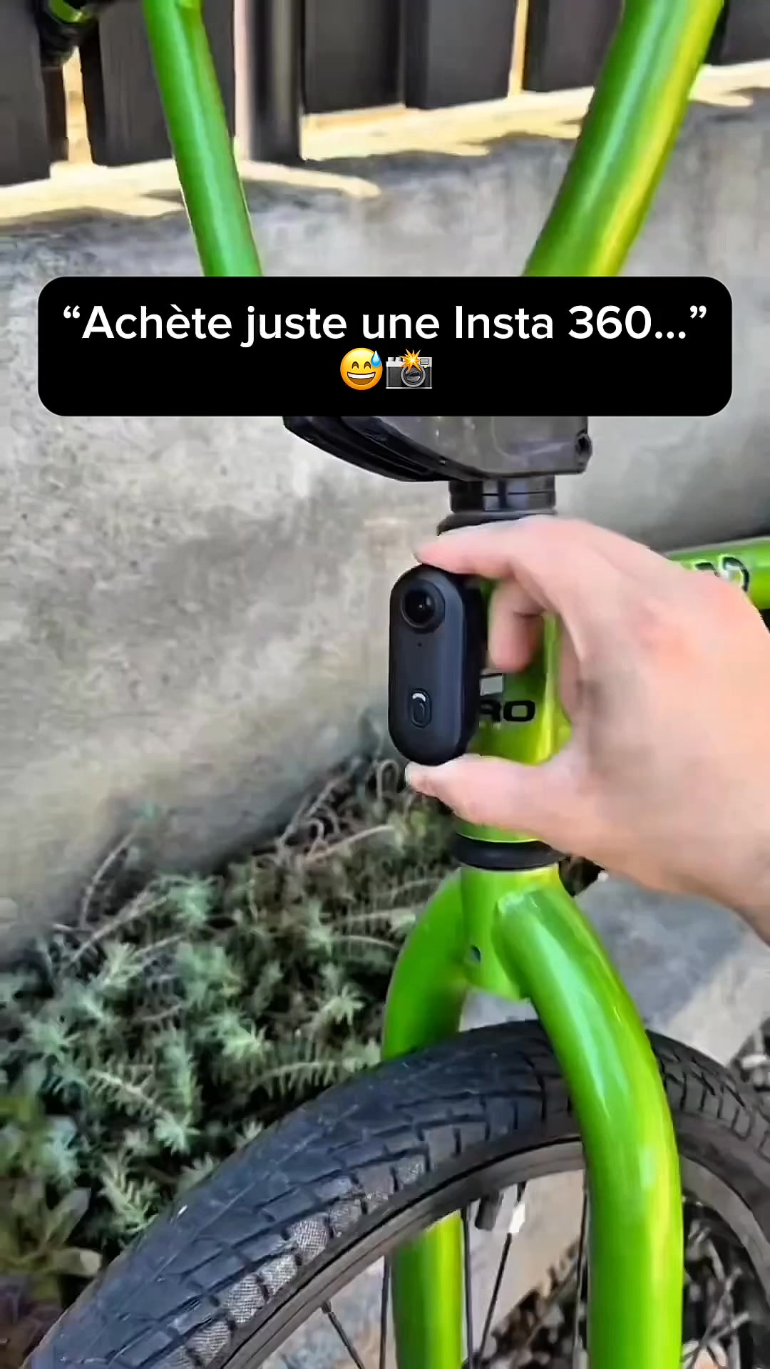 Moovora Facebook ad: Profitez. Moovora s’occupe du reste.