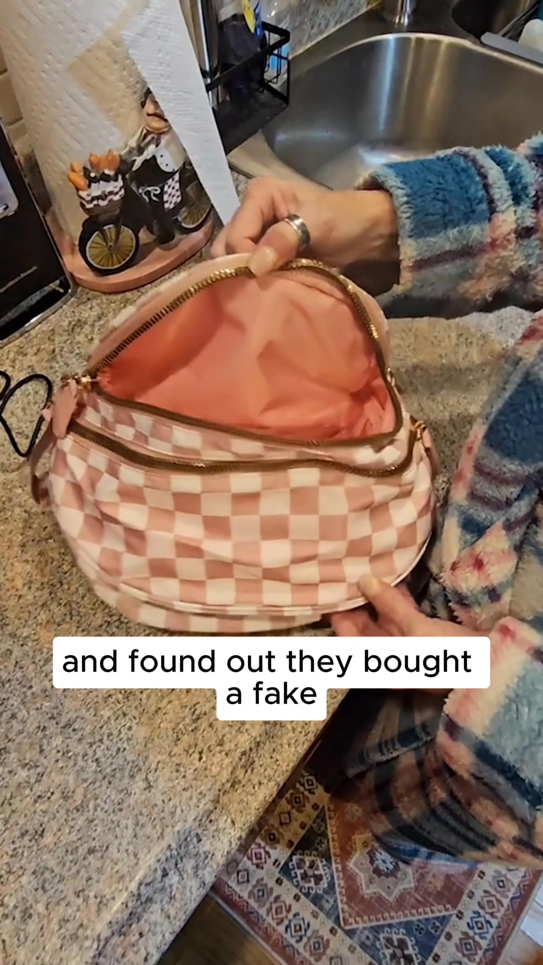 Emmafy Facebook ad: The Roomiest Crossbody