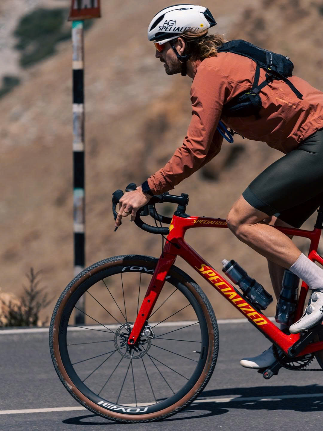 Camelbak Vietnam Facebook ad: ĐI MUÔN NƠI VỚI PODIUM