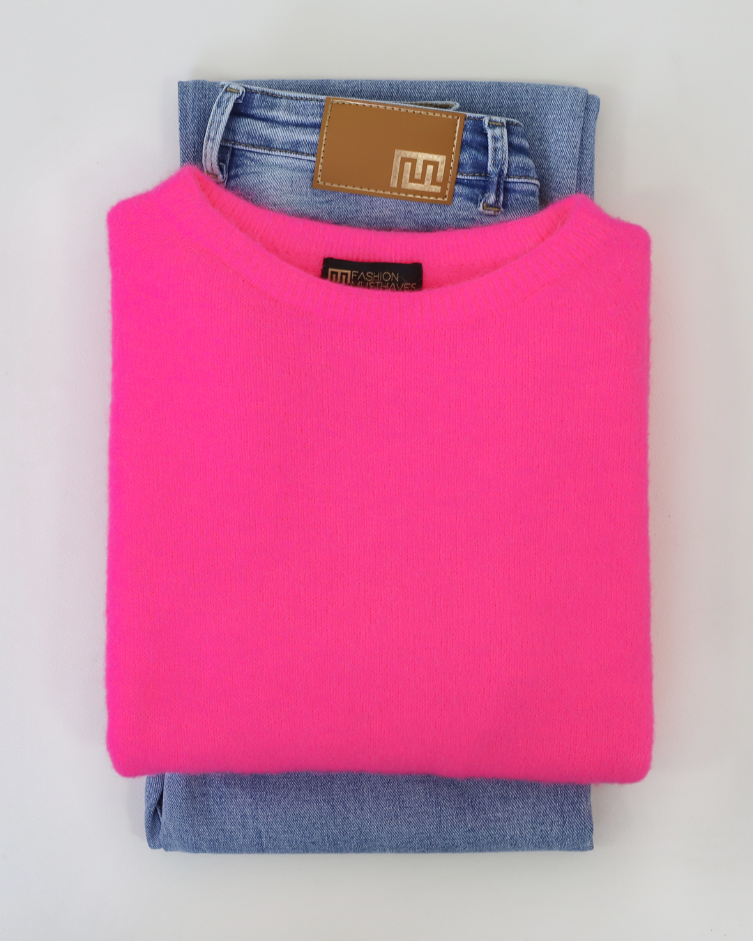 Fashion Musthaves Facebook ad
