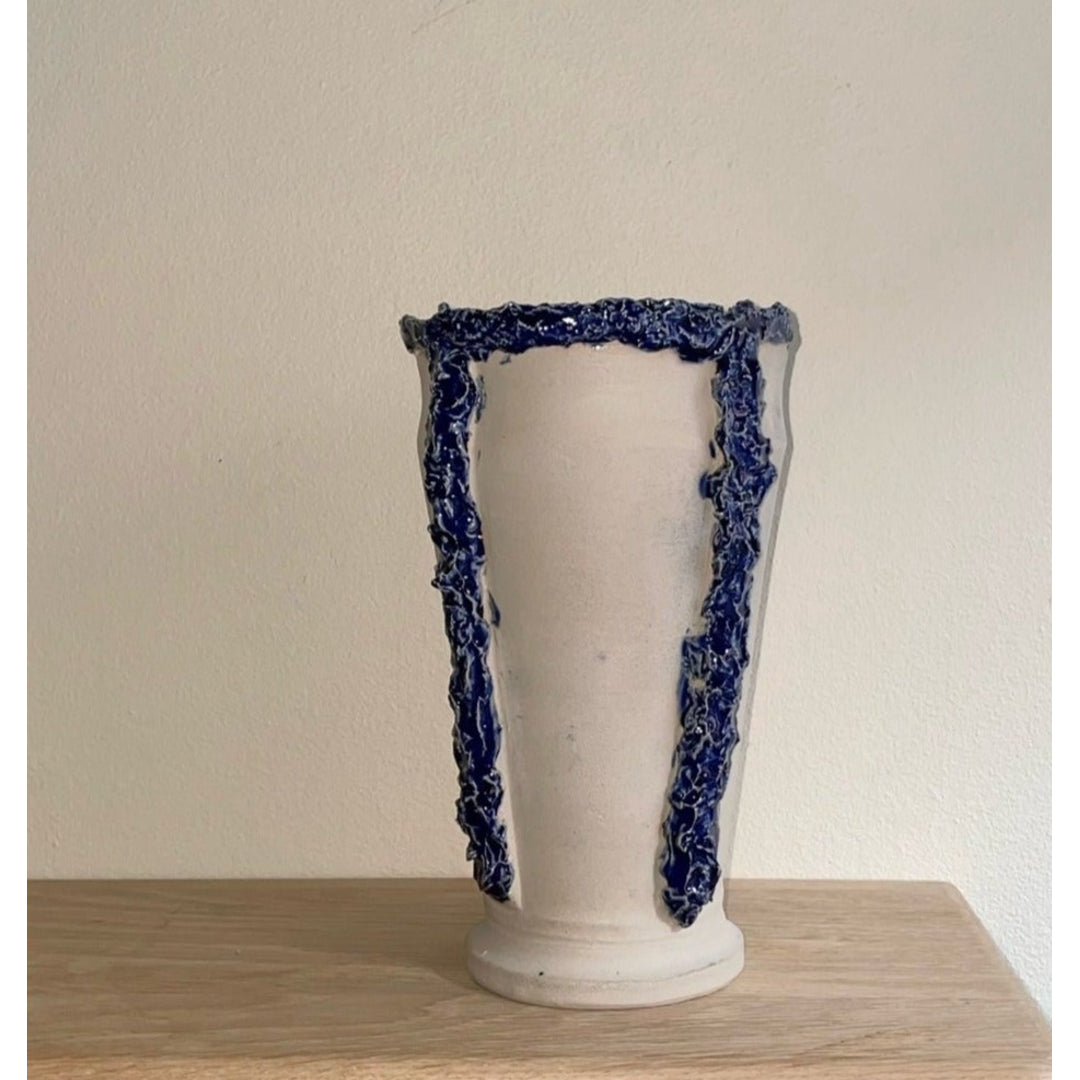Cay Collective Facebook ad: Utforsk håndplukket kunst, interiør og mote fra utvalgte…