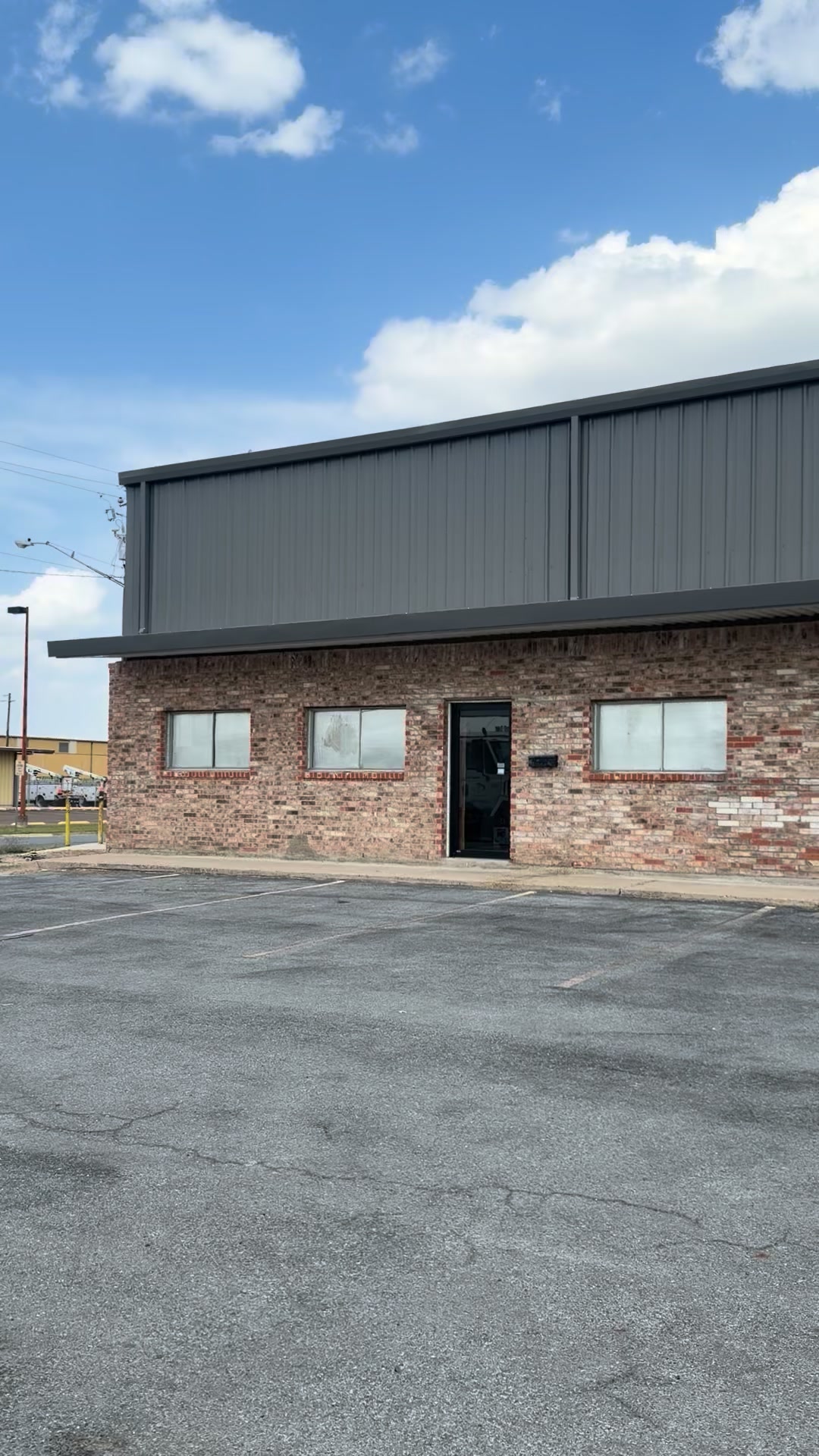 District 22 Facebook ad: Competitive Rate: $0.80/SF NNN