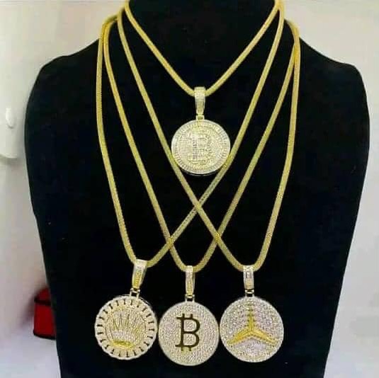 meeralustre__ Facebook ad