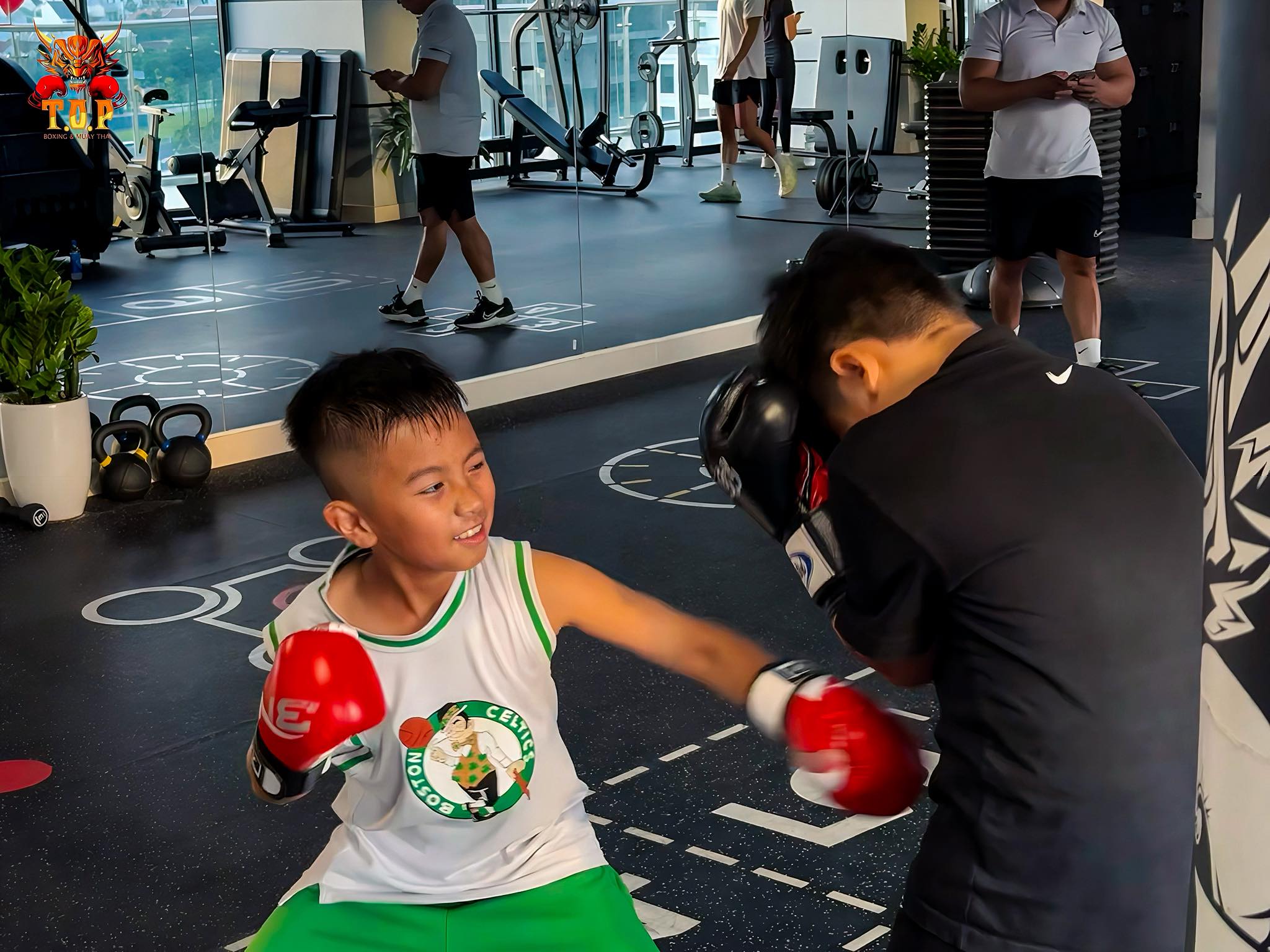 T.O.P Boxing - Muay Thai Facebook ad: BẠO LỰC HỌC ĐƯỜNG KHÔNG CHỪA MỘT AI!