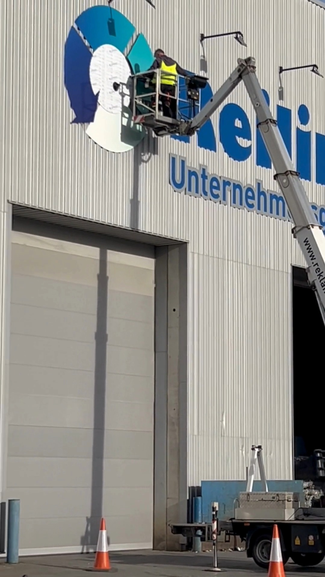 Reklame Wilden - Licht- und Werbetechnik Facebook ad: Heute nehmen wir euch mit hinter die Kulissen…