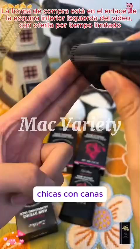 MAC Variety Store Facebook ad: Chatea con nosotros