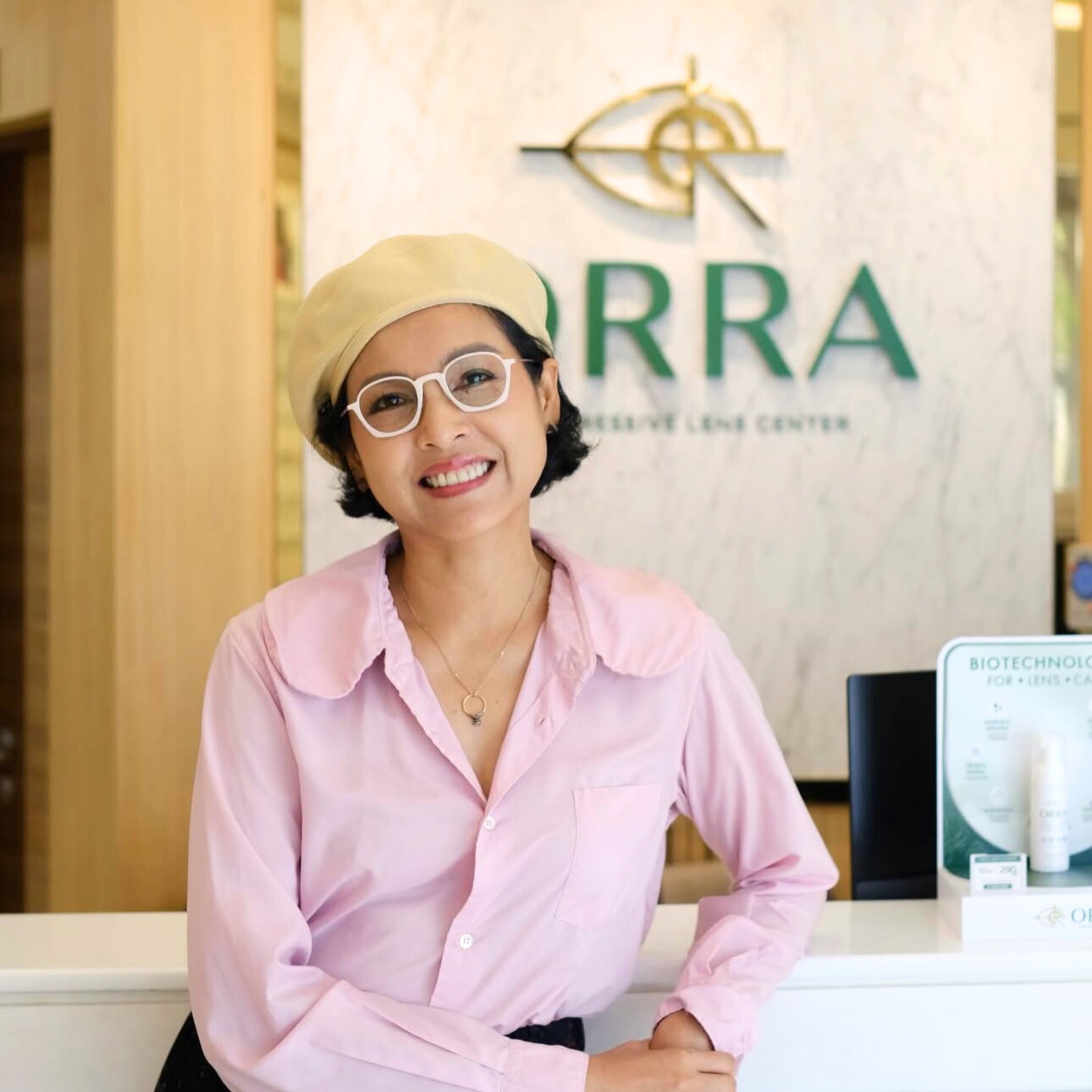 ORRA Progressive Lens Center คลินิกแว่นตาออร่า ศูนย์เลนส์โปรเกรสซีฟ Facebook ad