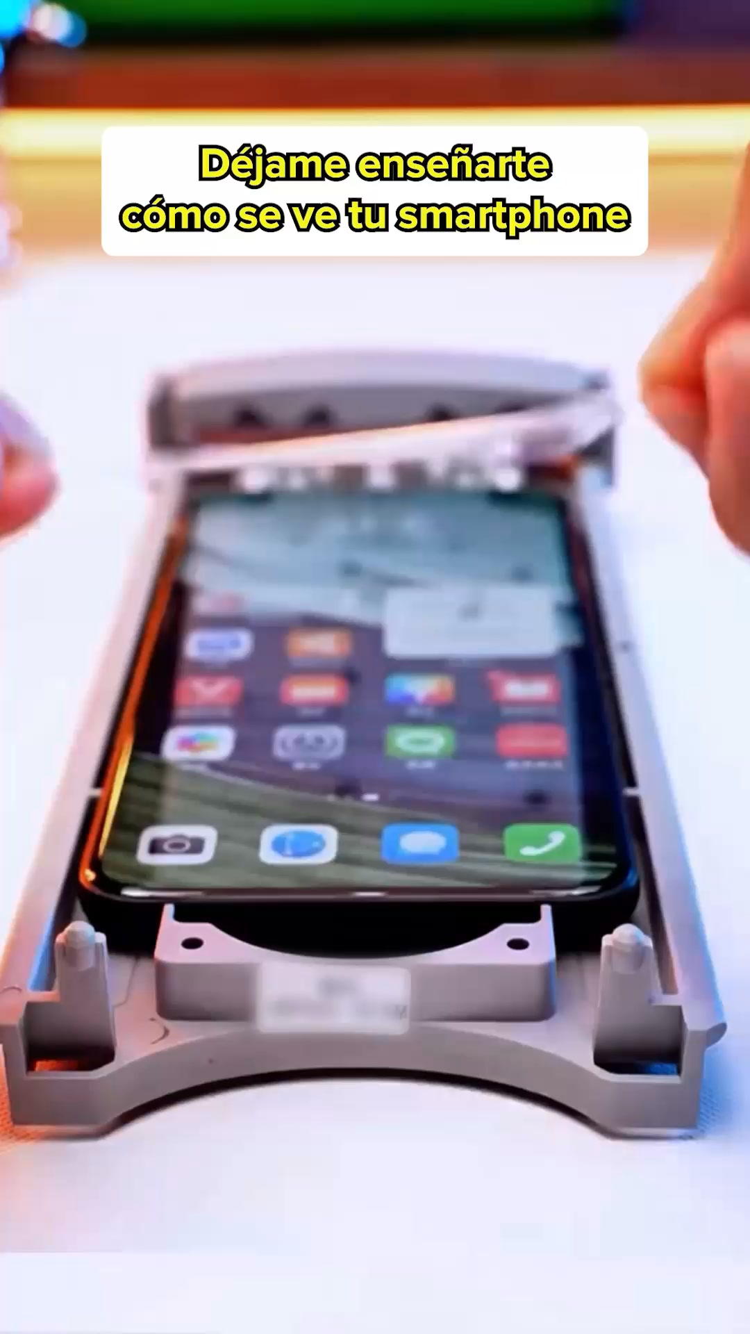 EvoTech Facebook ad: ¡Protege tu móvil en un segundo!