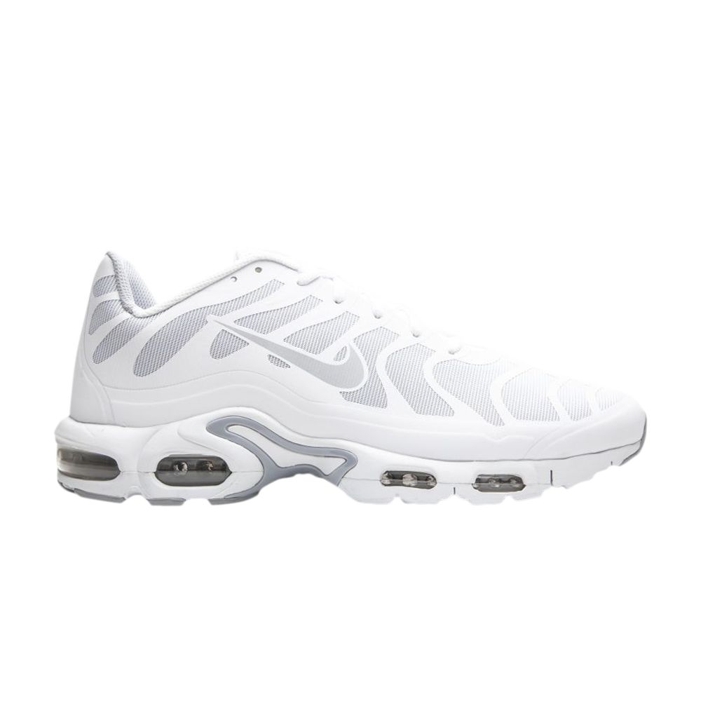 GOAT Facebook ad: Shop the largest selection of Nike Air Max.